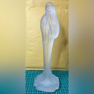 Beautiful Frosted Glass Figurine